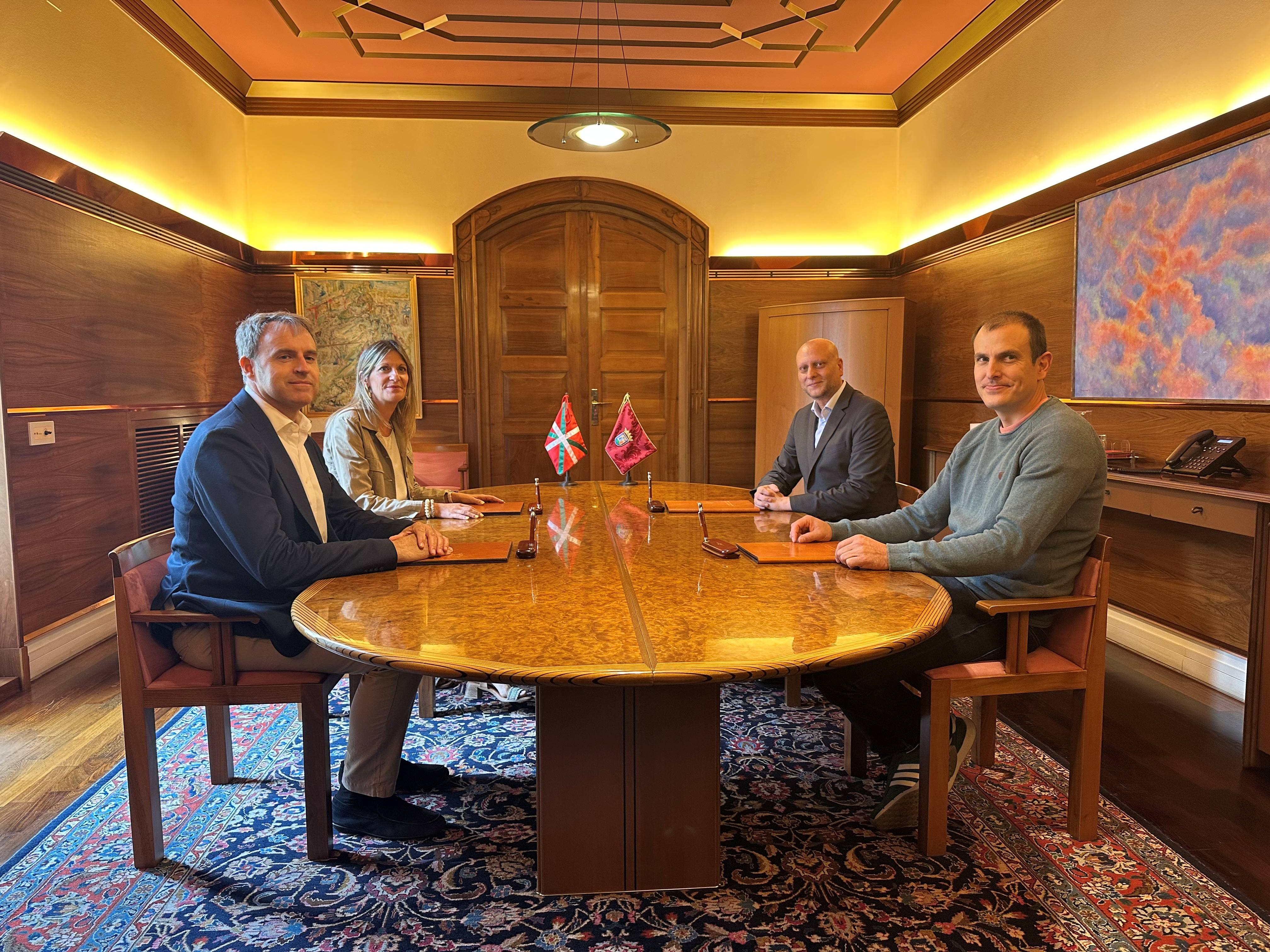 Arabako Foru Aldundiak, URAk, AMVISAk eta URBIDEk Zadorraren arroko uraren ziklo integralaren kudeaketa jasangarriago eta eraginkorrago baterantz aurrera egiten dute